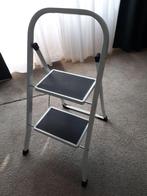 CAMPING/HUISHOUD TRAPJE, Doe-het-zelf en Verbouw, Ladders en Trappen, Ophalen, Trap, Zo goed als nieuw, Opvouwbaar of Inschuifbaar