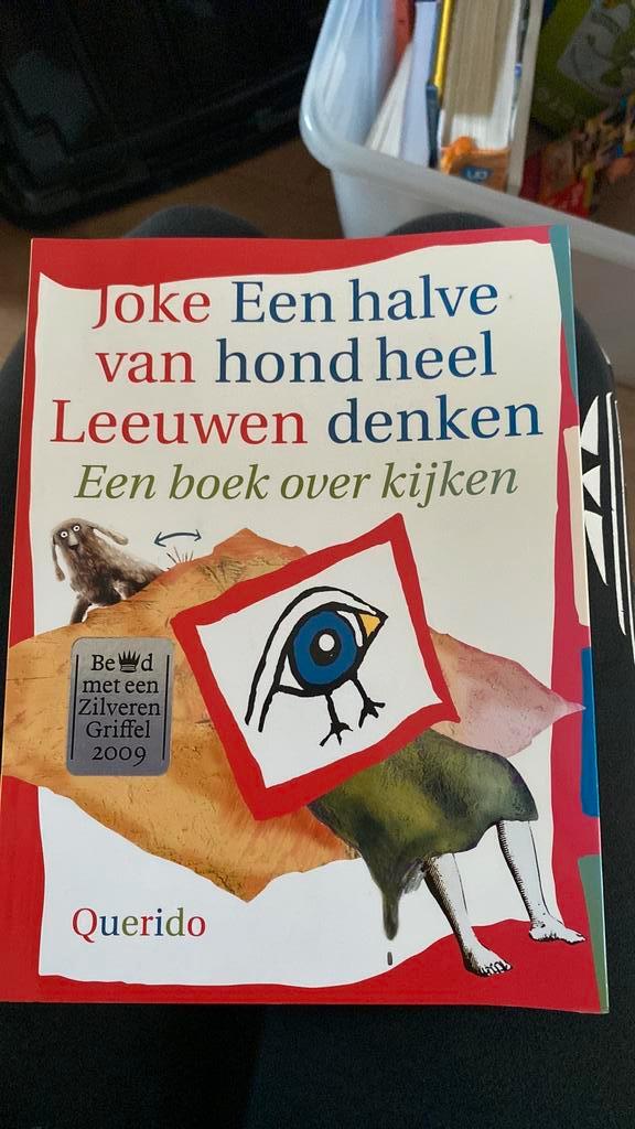 Joke van Leeuwen - Een halve hond heel denken, Boeken, Kinderboeken | Jeugd | onder 10 jaar, Zo goed als nieuw, Verzenden