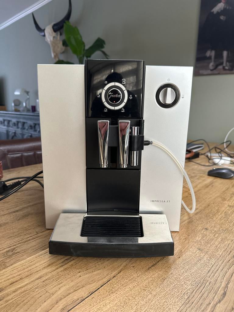 Jura Impressa F7 - Perfecte cappuccino's!, Witgoed en Apparatuur, Koffiezetapparaten, Ophalen, Afneembaar waterreservoir, Gebruikt