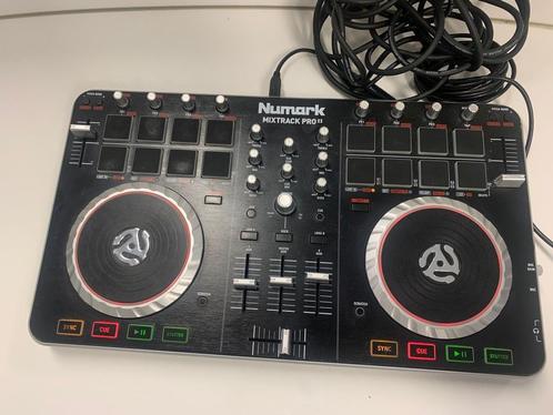 Numark Mixtrack Pro II – DJ Controller met Audio Interface, Muziek en Instrumenten, Midi-apparatuur, Ophalen of Verzenden