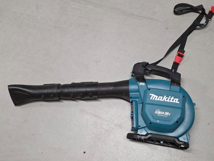 Makita DUB363 bladblazer/-zuiger, Tuin en Terras, Bladblazers, Zo goed als nieuw, Accu, Ophalen of Verzenden