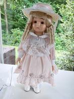 vintage, pop met porseleinen hoofd, handjes,voetjes,41 cm., Verzamelen, Poppen, Ophalen of Verzenden, Zo goed als nieuw, Pop