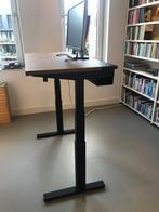Ikea Mittzon elektrisch verstelbaar bureau sta/zit, Huis en Inrichting, Bureaus, Ophalen, Elektrisch, Zo goed als nieuw, Stabureau