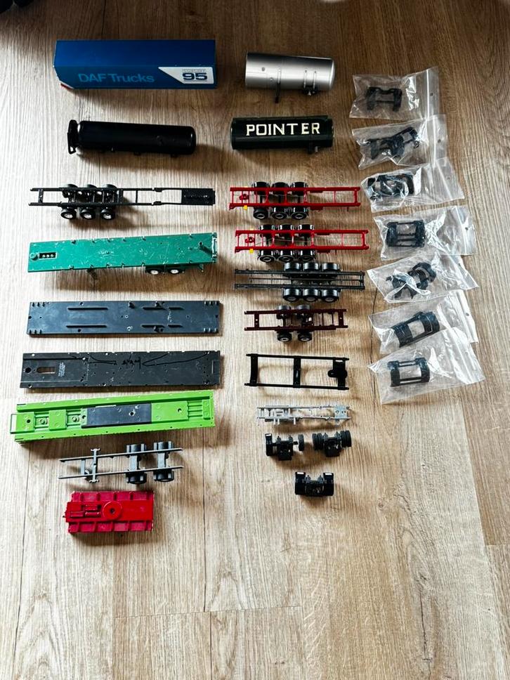 WSI TEKNO VERBOUW CHASSIS OPBOUW SCHMITZ LAG, Hobby en Vrije tijd, Modelauto's | 1:50, Gebruikt, Bus of Vrachtwagen, Overige merken