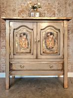 Kast in taupe/ vintage stijl kast in taupe, Huis en Inrichting, Ophalen, Donyavimin@gmail.com, 100 tot 150 cm, Nieuw