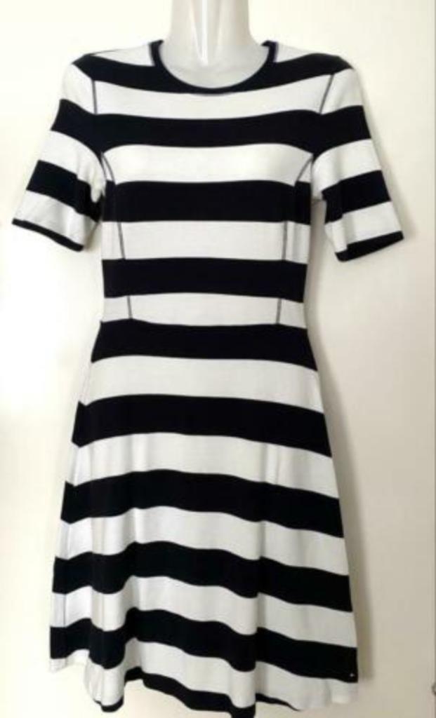 Tommy Hilfiger jurk maat XS, Kleding | Dames, Jurken, Zo goed als nieuw, Maat 34 (XS) of kleiner, Blauw, Knielengte, Ophalen of Verzenden
