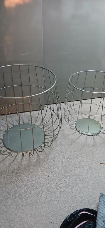 Metalen Manden - Set van 2 maten beschikbaar voor biedingen