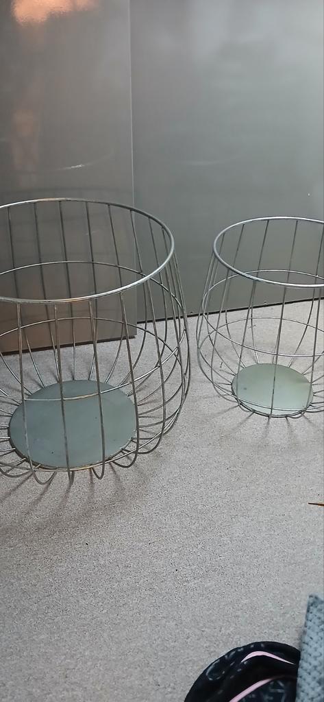 Metalen Manden - Set van 2 maten, Huis en Inrichting, Woonaccessoires | Schalen en Manden, Zo goed als nieuw, Mand, Rond, Overige materialen