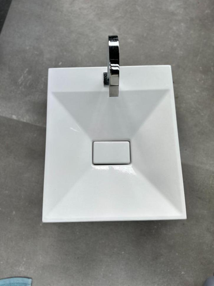Wastafel showroom uitverkoop!, Doe-het-zelf en Verbouw, Sanitair, Zo goed als nieuw, Wastafel, Steen, Ophalen