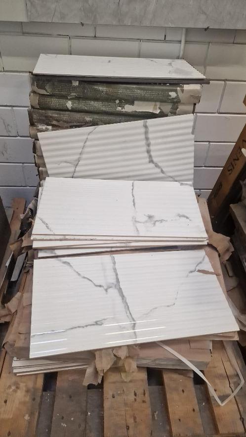 Tegel - 30x60 cm Wand tegel, Diensten en Vakmensen, Stukadoors en Tegelzetters, Mozaïek, Tegelzetten, Garantie