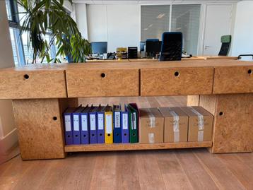 Dressoir 2 stuks afmetingen 240 x 47cm beschikbaar voor biedingen