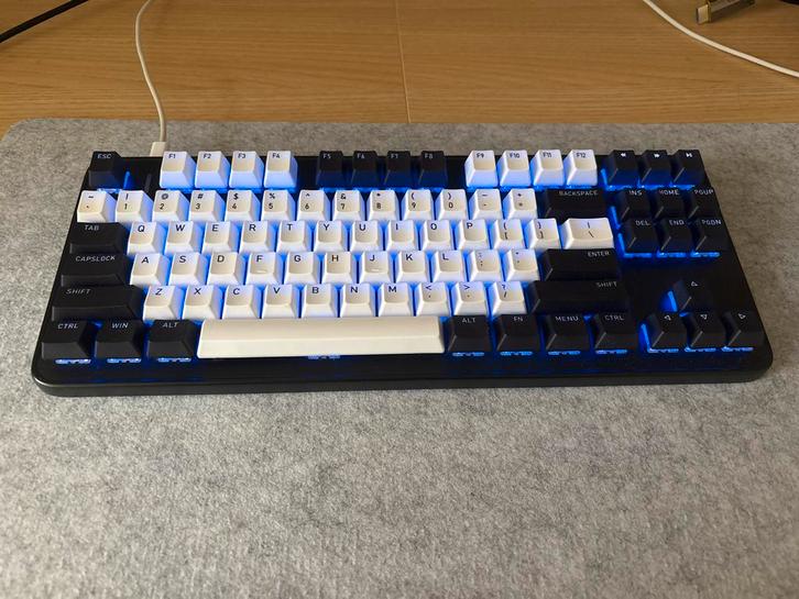 IQUNIX Slim 87 Mechanisch Toetsenbord - Cherry MX Brown, Computers en Software, Toetsenborden, Zo goed als nieuw, Qwerty, Bedraad