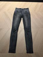 Levi’s broek maat 27, Ophalen of Verzenden, Zo goed als nieuw, W27 (confectie 34) of kleiner, Levi’s