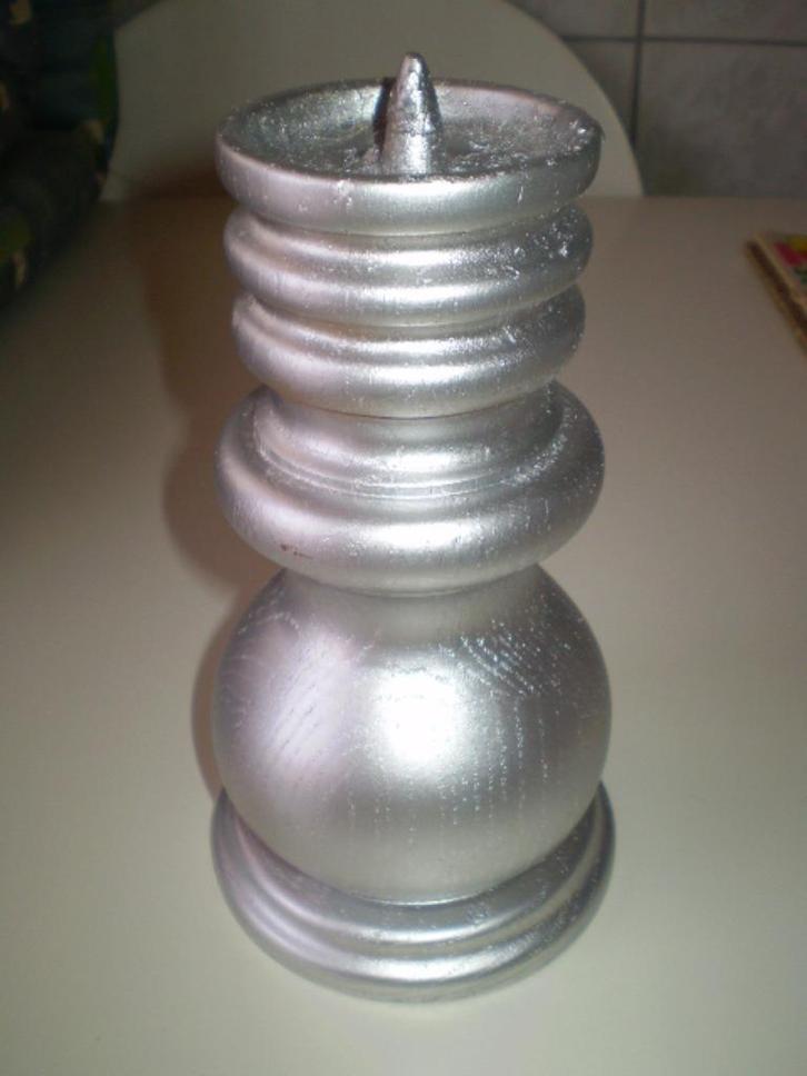 Eiken zilver-gespoten kandelaar van 20 cm hoog., Huis en Inrichting, Woonaccessoires | Kandelaars en Kaarsen, Zo goed als nieuw