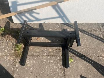 Onderstel voor tafel/matras in buscamper. beschikbaar voor biedingen