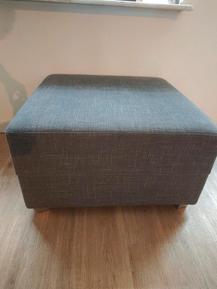 Grijze Hocker / Voetenbank, Huis en Inrichting, Banken | Voetenbanken en Poefen, Zo goed als nieuw, 50 tot 75 cm, 50 tot 75 cm