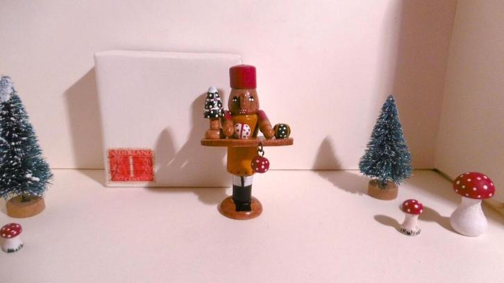 oud houten Duits notenkraker pop kerst miniaturen poppenhuis, Diversen, Kerst, Verzenden