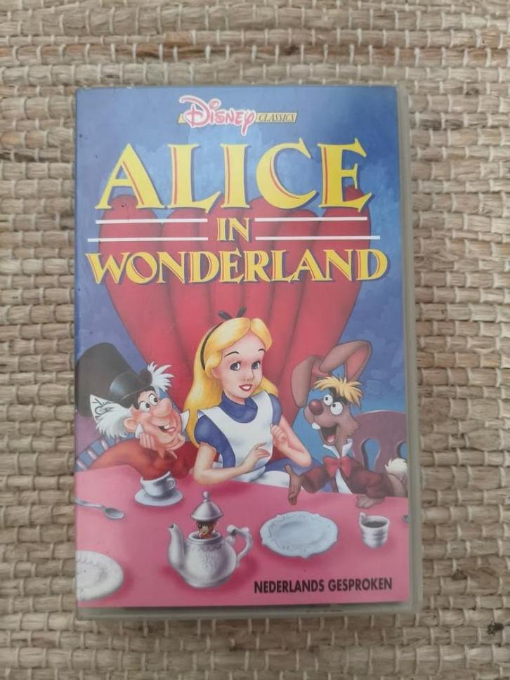 Alice in wonderland VHS band ( Disney Classic ), Cd's en Dvd's, VHS | Kinderen en Jeugd, Gebruikt, Alle leeftijden, Ophalen of Verzenden