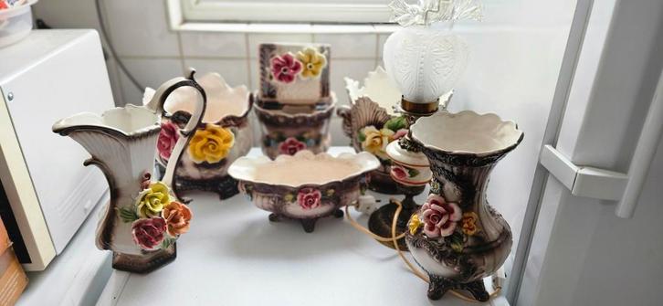 Mooie set Capodimonte bloempotten vaas en lamp, Antiek en Kunst, Antiek | Keramiek en Aardewerk, Ophalen of Verzenden
