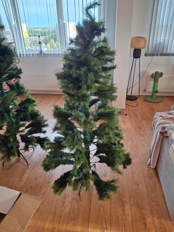 Mooie nieuwe kerstboom 185cm hoog 90cm omtrek. beschikbaar voor biedingen
