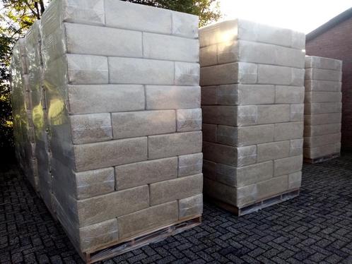 Tekoop  goede kwaliteit vlas balen 20kg/baal ,prijs incl.btw, Dieren en Toebehoren, Paarden en Pony's | Overige Paardenspullen