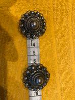 Twee Zilveren Zeeuwse Knop Broches, Ophalen, Zo goed als nieuw, Zilver, Knopjes of Stekers