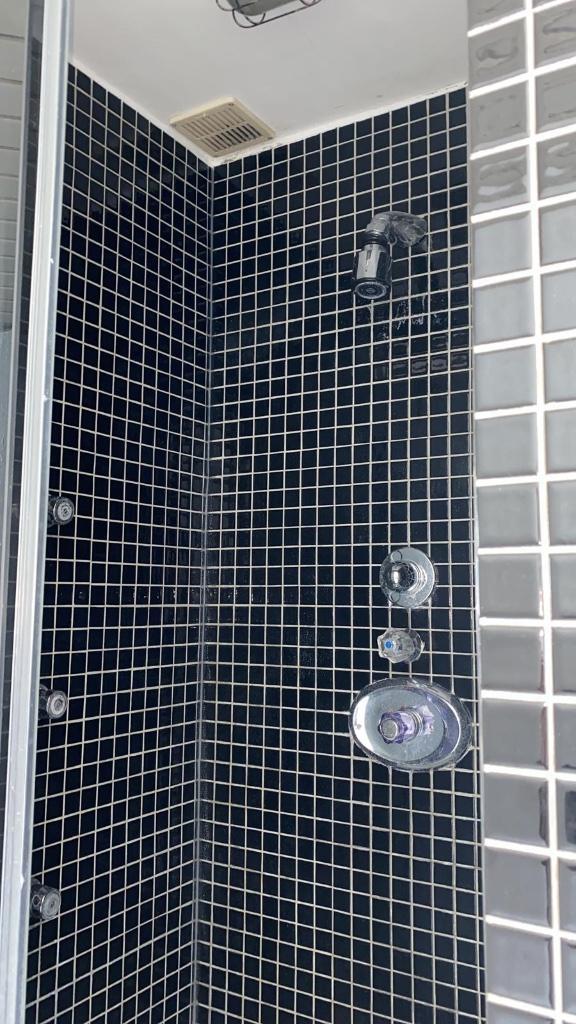 DOUCHE MET ZIJSTRALERS., Doe-het-zelf en Verbouw, Sanitair, Gebruikt, Douche, Verzenden