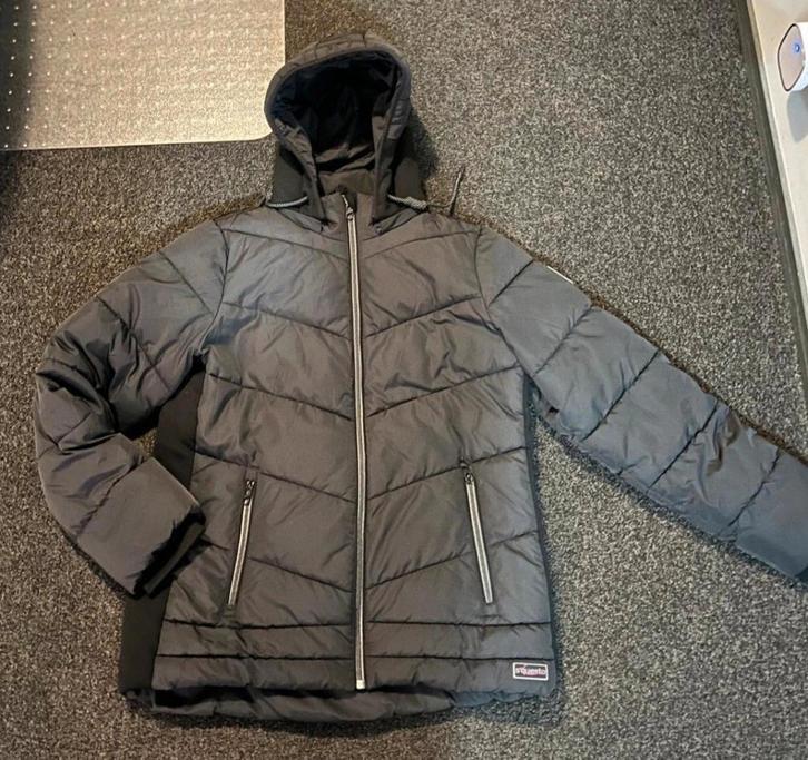 Warme winterjas van Soquesto maat 40/L, Kleding | Dames, Jassen | Winter, Zo goed als nieuw, Grijs, Ophalen of Verzenden