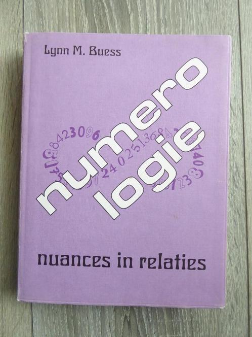 NUMEROLOGIE  Lynn M. Buess  nuances in relaties  1993 NWST, Boeken, Esoterie en Spiritualiteit, Zo goed als nieuw, Achtergrond en Informatie