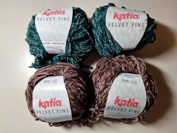 4 bolletjes Katia Velvet Fine beschikbaar voor biedingen
