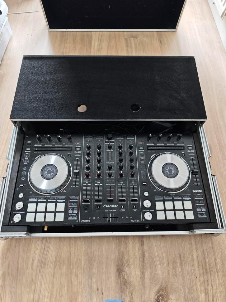 Pioneer DDJ-SX met flightcase - Perfecte Drive-in Set!, Muziek en Instrumenten, Dj-sets en Draaitafels, Zo goed als nieuw, Dj-set