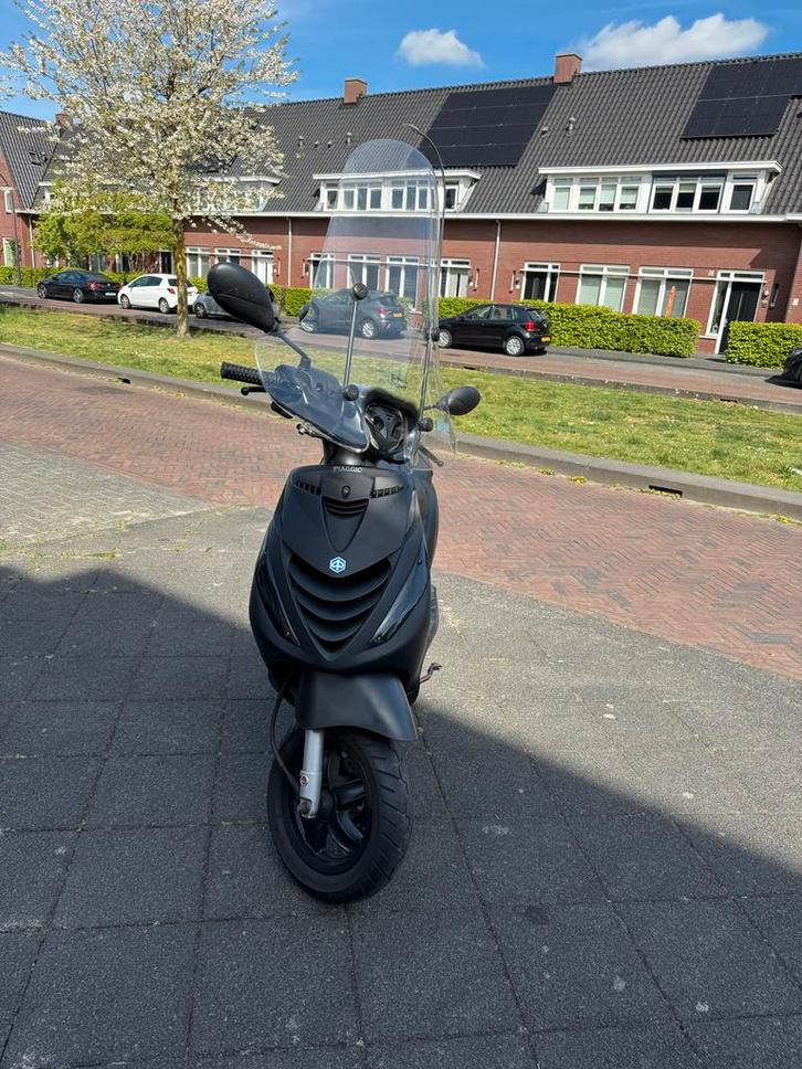 Piaggio Zip 4T 2V, Fietsen en Brommers, Scooters | Piaggio, Gebruikt, Overige modellen, Maximaal 45 km/u, Benzine, Ophalen