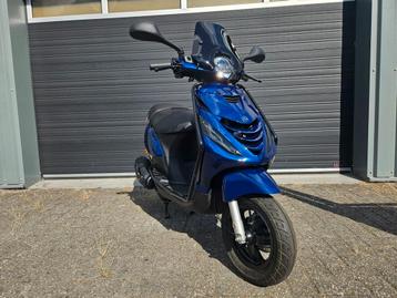 PIAGGIO ZIP 4T E5 BROM BJ 06-2022 BMW BLAUW 3362KM + OPTIES beschikbaar voor biedingen