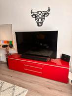 Rood hoogglans TV meubel met gebruikerssporen, Huis en Inrichting, Kasten | Televisiemeubels, Ophalen, Kunststof, Gebruikt, 150 tot 200 cm
