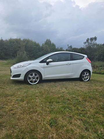 Ford Fiësta 1.5 Tdci 70KW 3D 2015 Wit beschikbaar voor biedingen