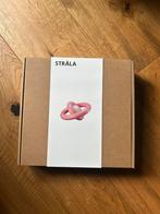 IKEA x Gustaf Westman STRÅLA Lamp - vinterfint, Huis en Inrichting, Lampen | Hanglampen, Ophalen, Nieuw, Kunststof, Minder dan 50 cm