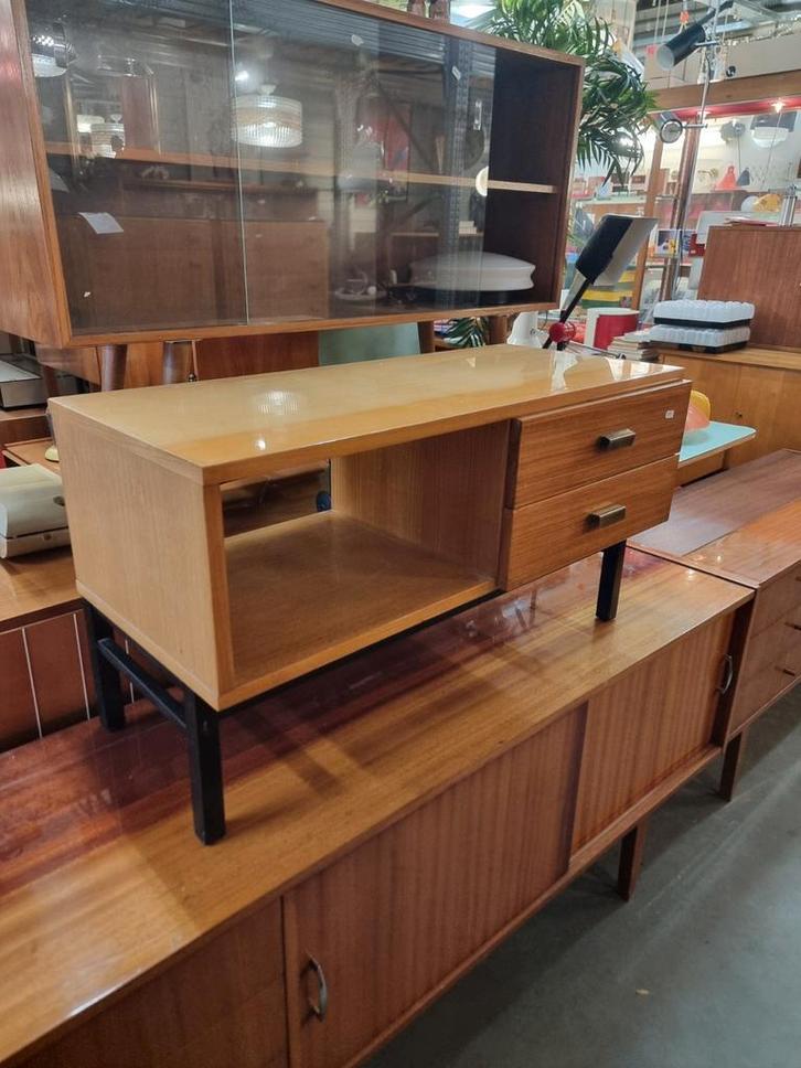 Vintage sideboard dressoir jaren 70, Huis en Inrichting, Barkrukken, 60 tot 90 cm, 1 kruk, Ophalen