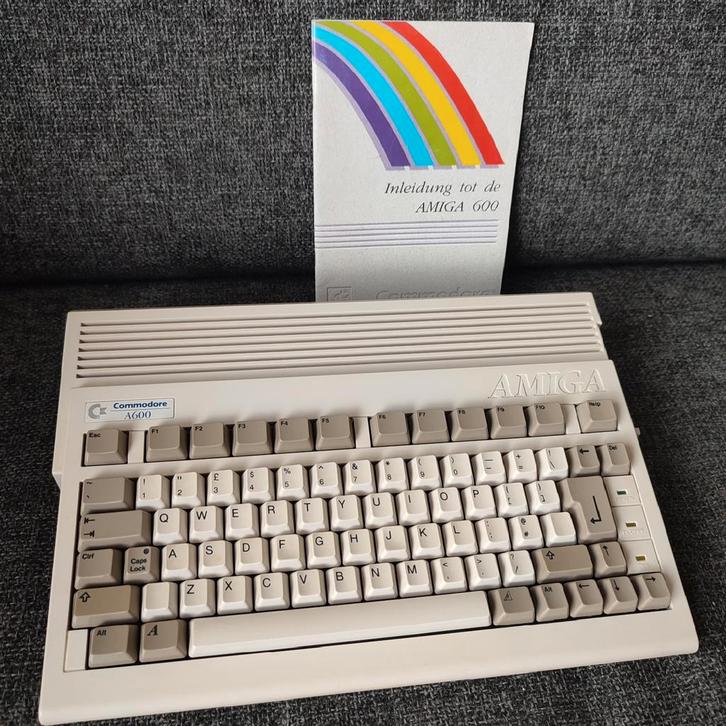 Commodore Amiga 600 met memory upgrade, Computers en Software, Vintage Computers, Ophalen of Verzenden