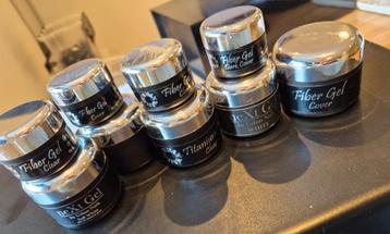 Urban Nails Next gel, fiber gel, titanium gel, tpo vrij beschikbaar voor biedingen