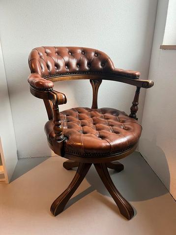 Chesterfield bureaustoel beschikbaar voor biedingen