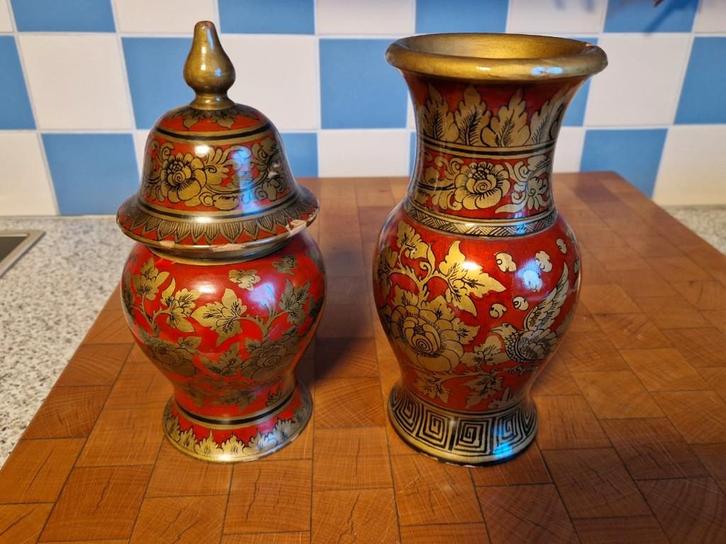 Set oosterse sierpot & vaas – handbeschilderd rood/goud, Antiek en Kunst, Antiek | Keramiek en Aardewerk, Ophalen of Verzenden