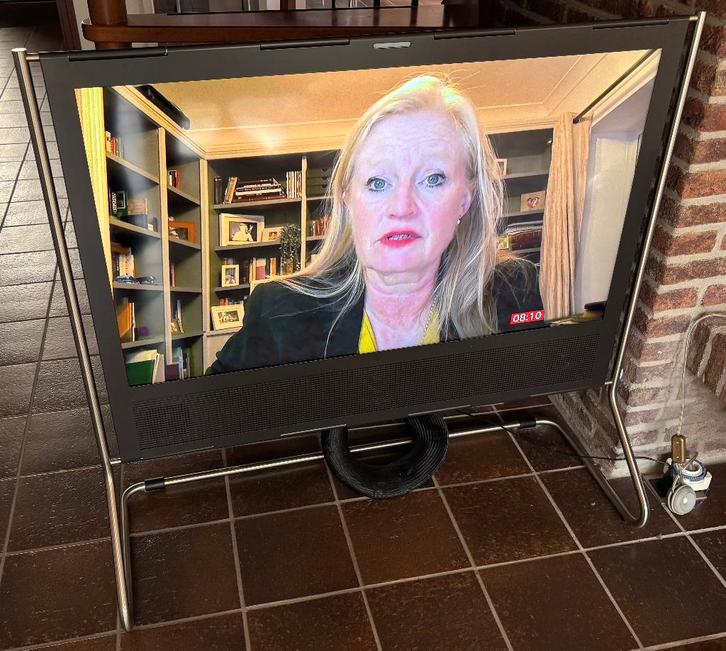 B&O BeoPlay V1 40 inch televisie met Beolink 4, Audio, Tv en Foto, Televisies, Zo goed als nieuw, LED, 80 tot 100 cm, Full HD (1080p)