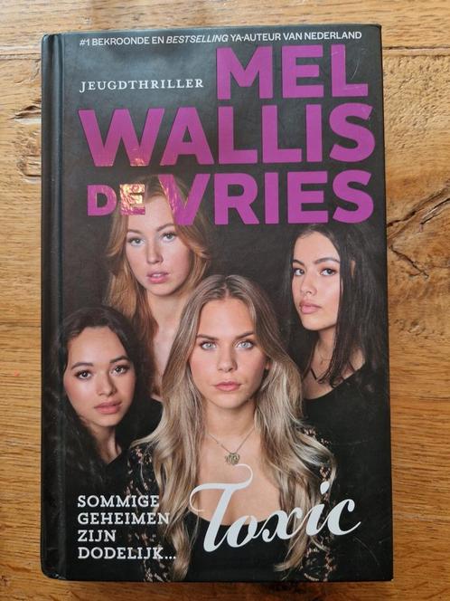 Mel Wallis de Vries - Toxic, Boeken, Kinderboeken | Jeugd | 13 jaar en ouder, Zo goed als nieuw, Ophalen of Verzenden