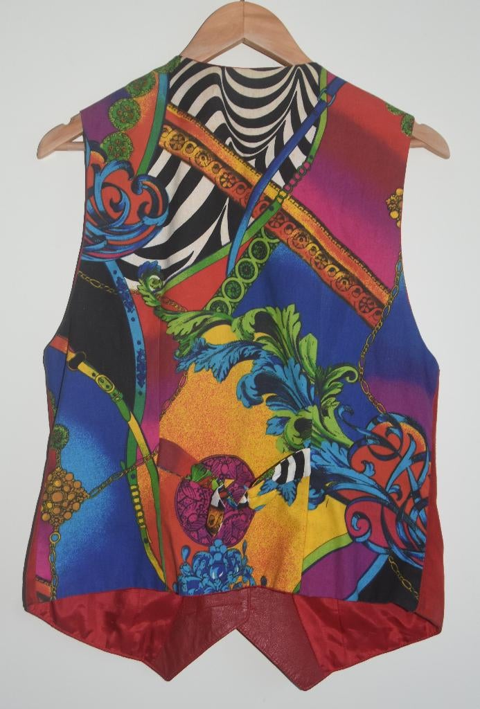 Rood suede gilet met kleurrijke rug maat 38 / 40, Verzenden, Gedragen, Maat 38/40 (M), Rood