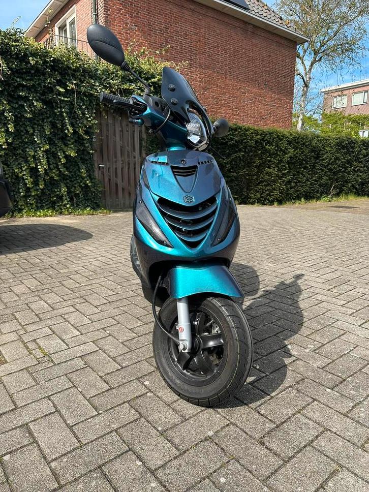 Piaggio Zip, Fietsen en Brommers, Scooters | Piaggio, Zo goed als nieuw, Zip, Maximaal 45 km/u, Benzine, Ophalen