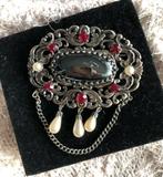 Broche, Met strass, Overige materialen, Zwart, Nieuw