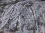 Leuk wit/grijsblauw broekje van Noppies maat 56 zgan, Kinderen en Baby's, Babykleding | Maat 56, Broekje, Jongetje of Meisje, Ophalen of Verzenden
