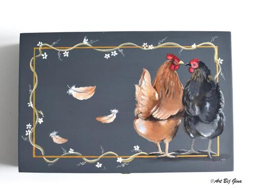 Twee leuke kippen, hand geschilderd op een houten kistje, Antiek en Kunst, Kunst | Overige Kunst, Ophalen of Verzenden