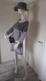 Elegante etalagepop, Ophalen