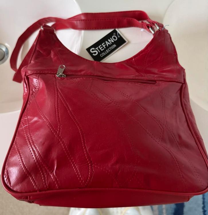 NIEUW: mooie schoudertas, merk Stefano, Sieraden, Tassen en Uiterlijk, Tassen | Damestassen, Nieuw, Schoudertasje, Rood, Ophalen of Verzenden